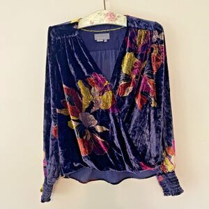 Anthropologie Velvet Wrap Blouse w/ Cuffed Sleeve Women's M Dark Floral